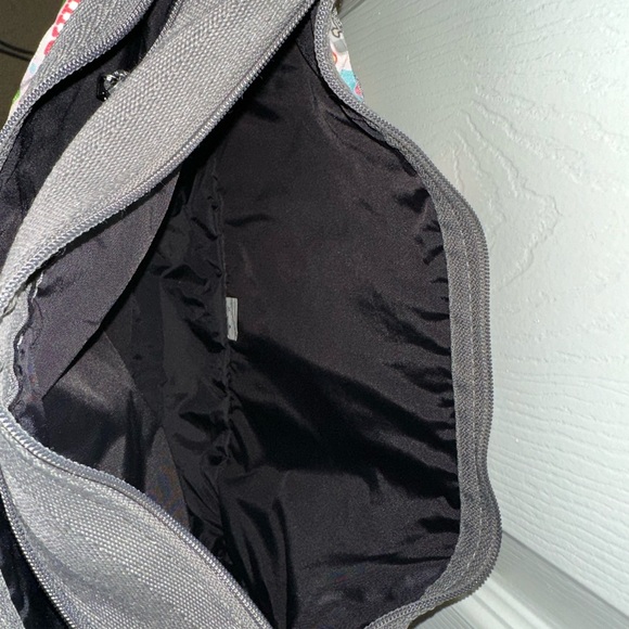 LeSportsac Deluxe Everyday Crossbody Bag Farmer’s Market - Picture 12 of 16